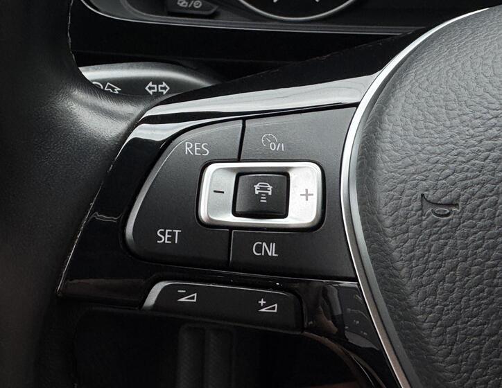 Volkswagen Multivan 25