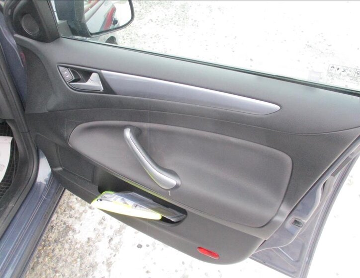 Ford Mondeo Kombi 2,0 l 103 kw