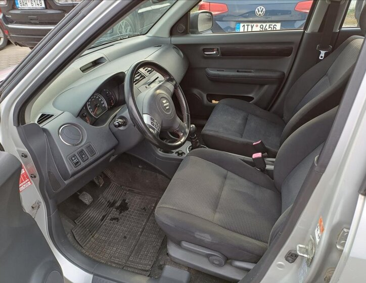 Suzuki Swift Hatchback 1,3 l 66 kw