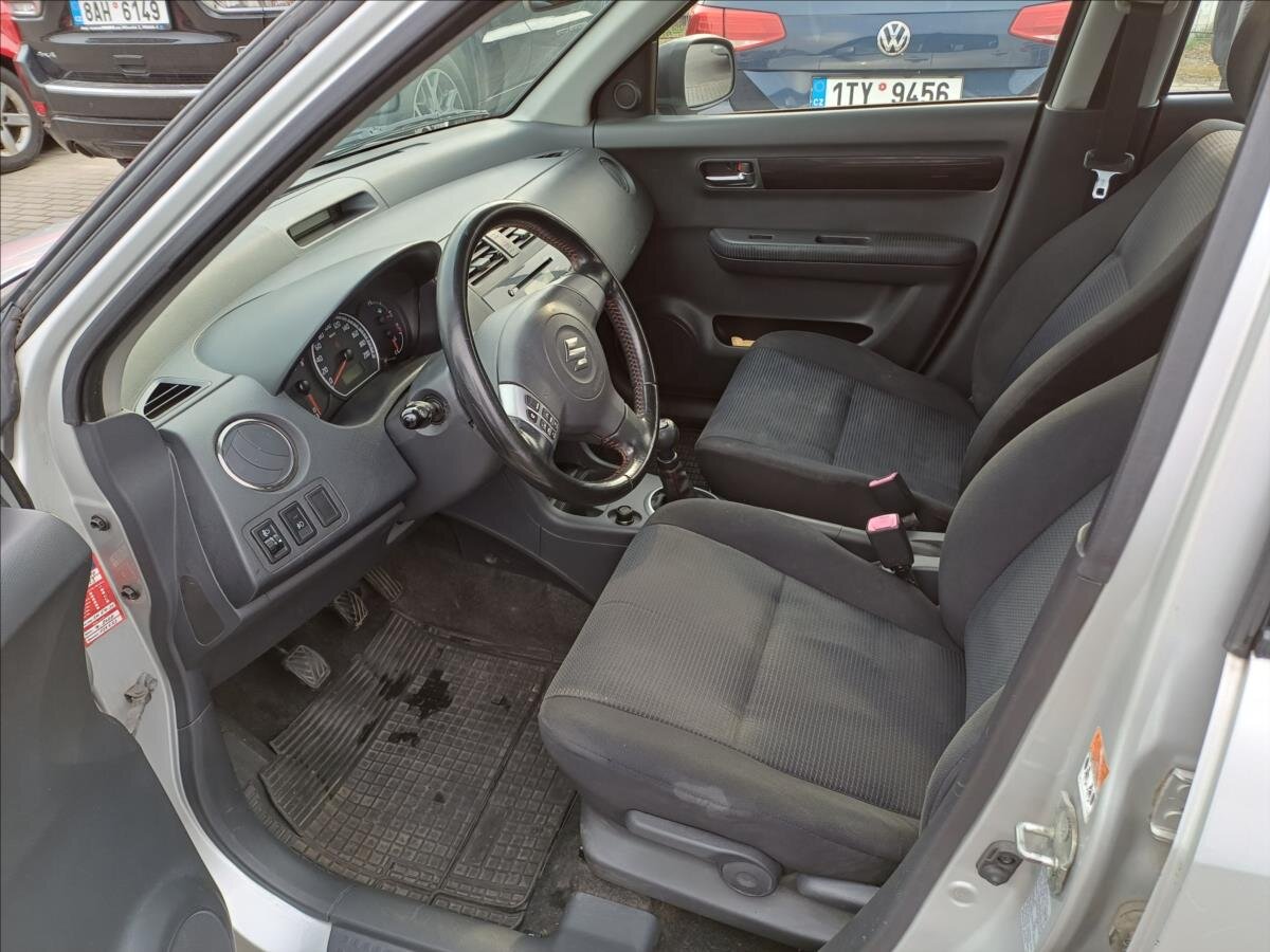 Suzuki Swift Hatchback 1,3 l 66 kw