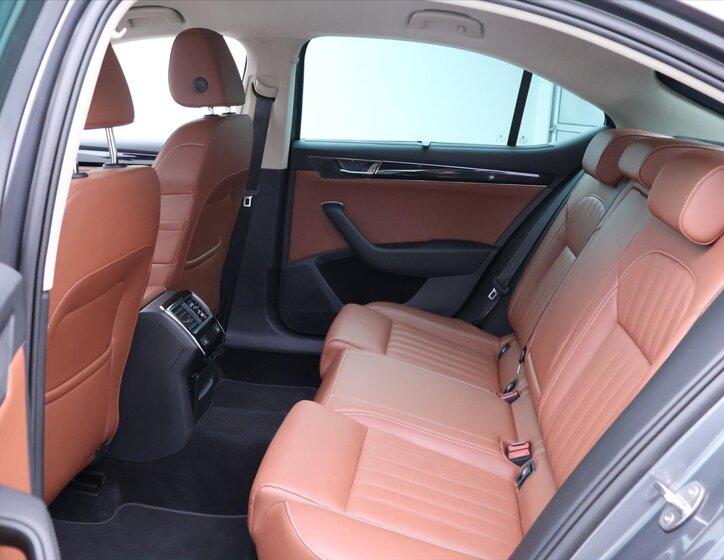Škoda Superb Liftback 2,0 l 110 kw
