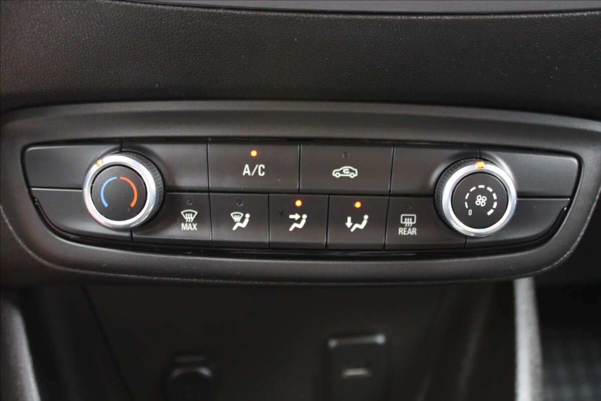 Opel Crossland SUV / Terénní 1,2 l 96 kw