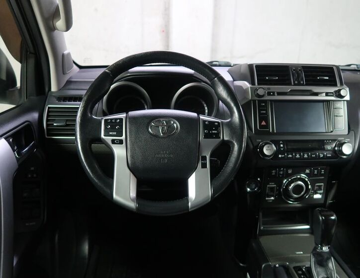 Toyota Land Cruiser 18