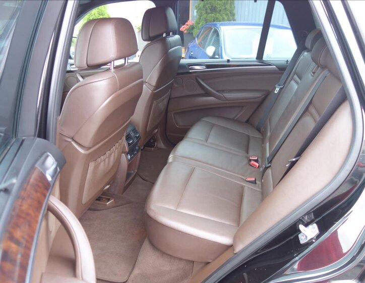 BMW X5 SUV 3,0 l 225 kw