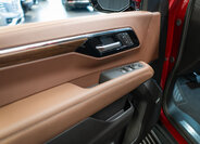 Chevrolet Suburban SUV / Terénní 6,2 l 313 kw