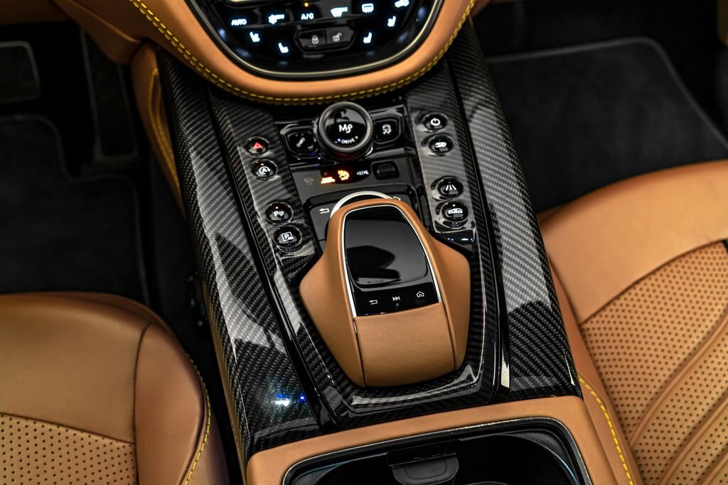 Aston Martin Ostatní SUV 4,0 l 520 kw