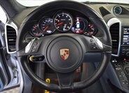Porsche Cayenne SUV 4,8 l 405 kw