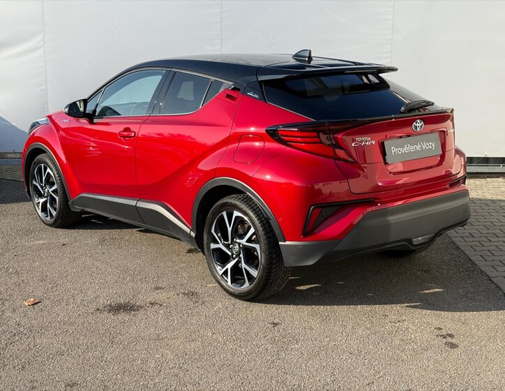 Toyota C-HR SUV / Terénní 1,8 l 72 kw