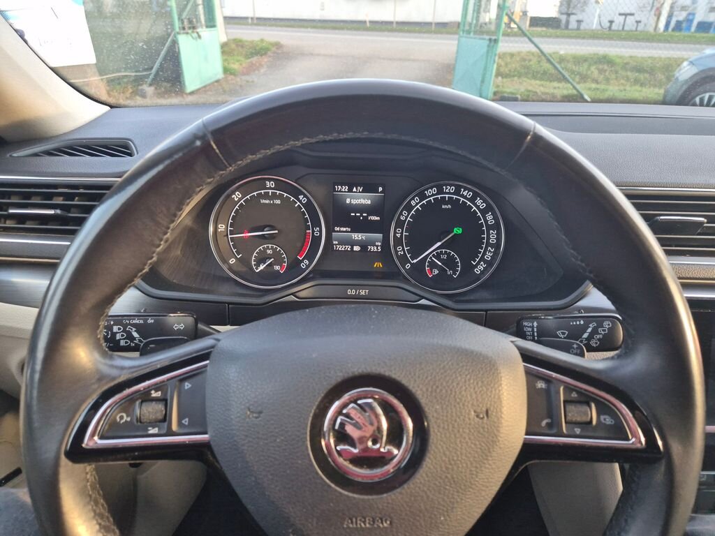Škoda Superb Sedan / Limuzína 2,0 l 110 kw