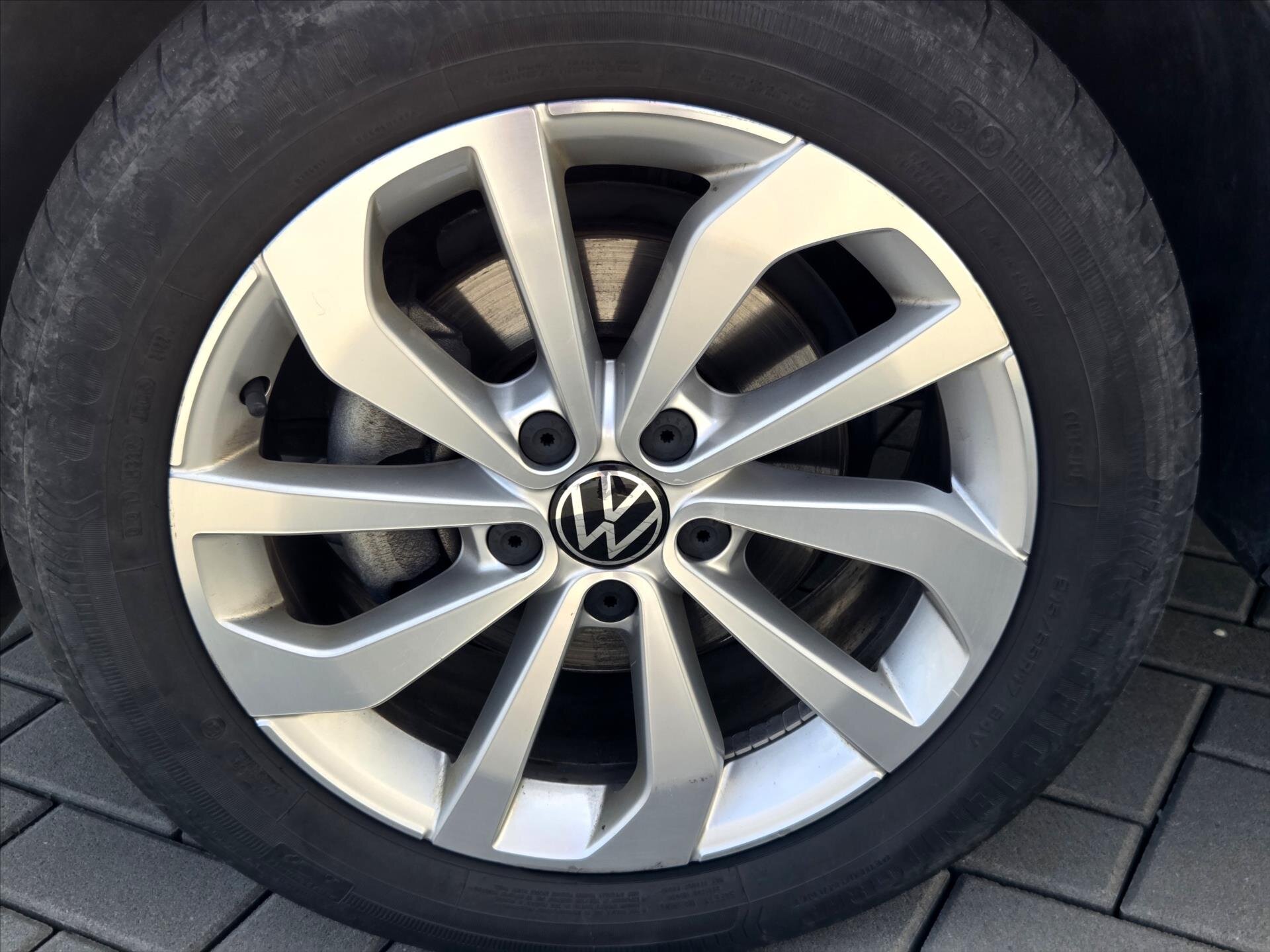 Volkswagen T-Roc SUV / Terénní 1,5 l 110 kw