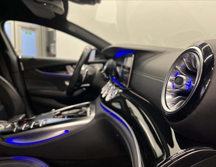 Mercedes-Benz AMG GT 18