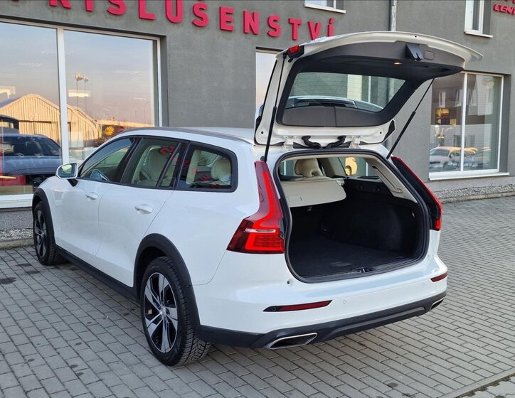 Volvo V60 Kombi 2,0 l 140 kw