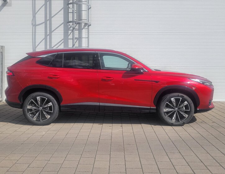 MG HS SUV / Terénní 1,5 l 125 kw