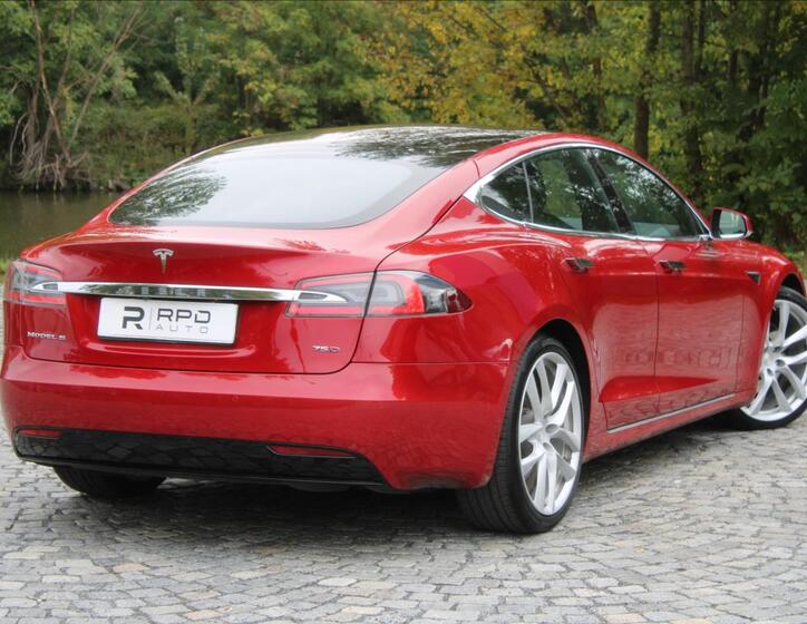 Tesla Model S 2