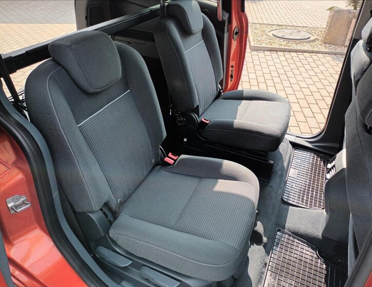 Ford Grand C-MAX MPV 2,0 l 103 kw