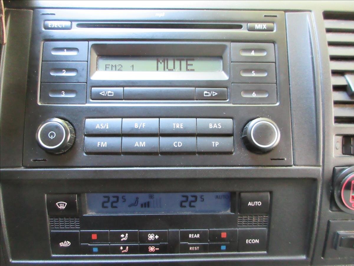 Volkswagen Caravelle Kombi 2,5 l 128 kw