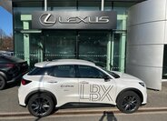 Lexus LBX Kombi 1,5 l 67 kw