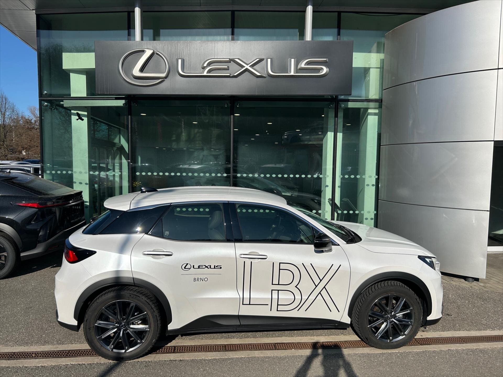 Lexus LBX Kombi 1,5 l 67 kw