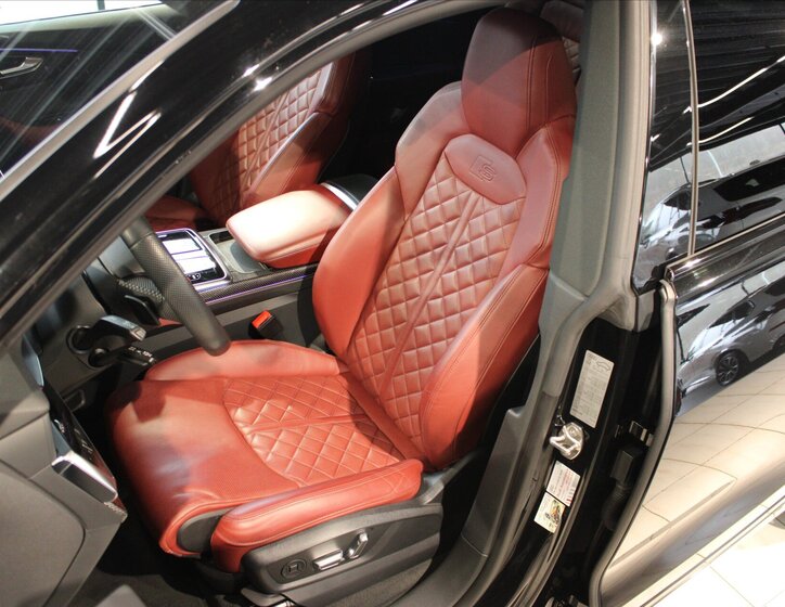 Audi SQ8 SUV / Terénní 4,0 l 320 kw