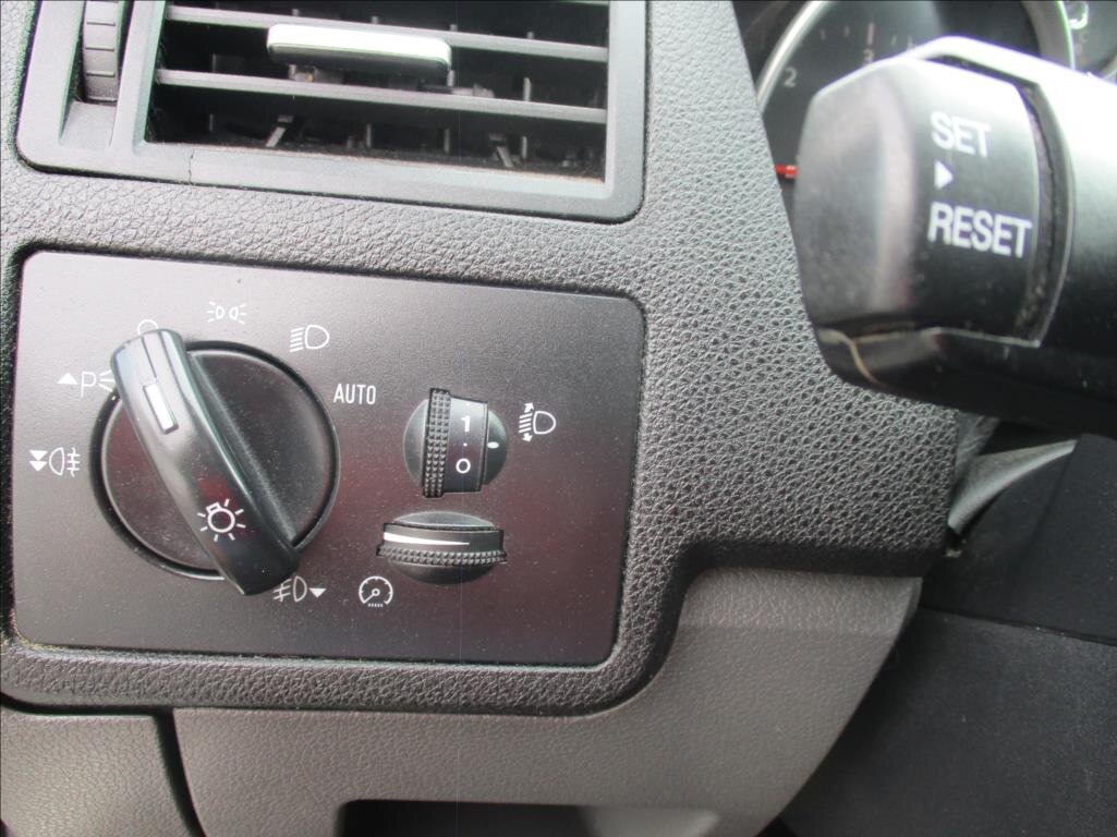 Ford Kuga SUV / Terénní 2,0 l 100 kw