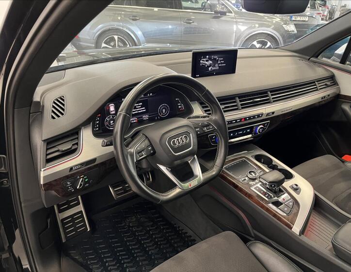 Audi SQ7 6
