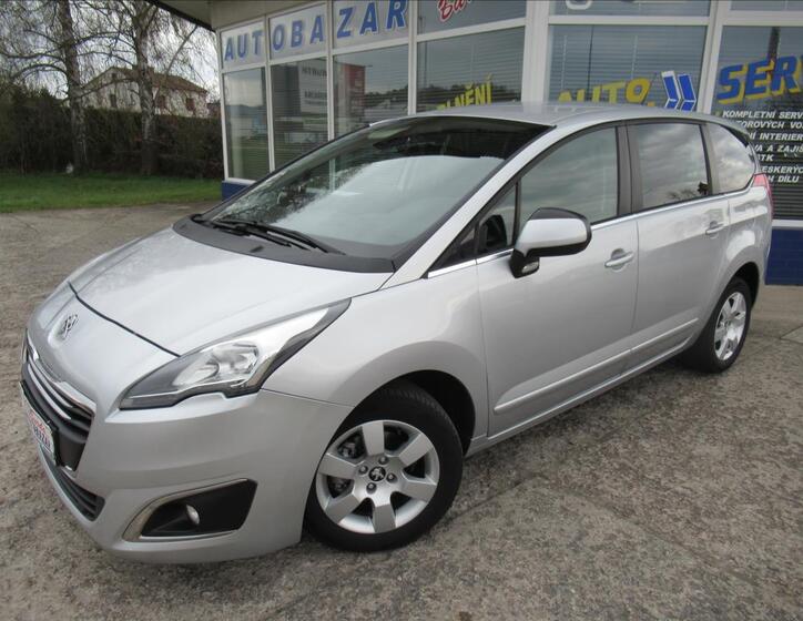 Peugeot 5008 1