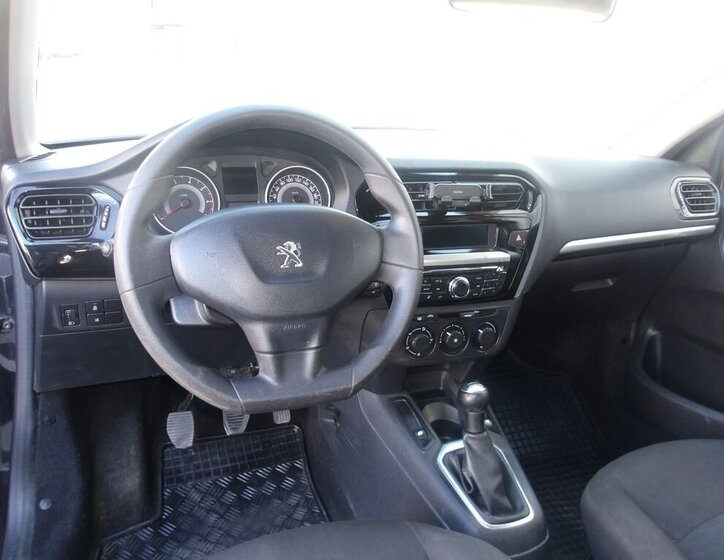 Peugeot 301 Sedan / Limuzína 1,2 l 53 kw