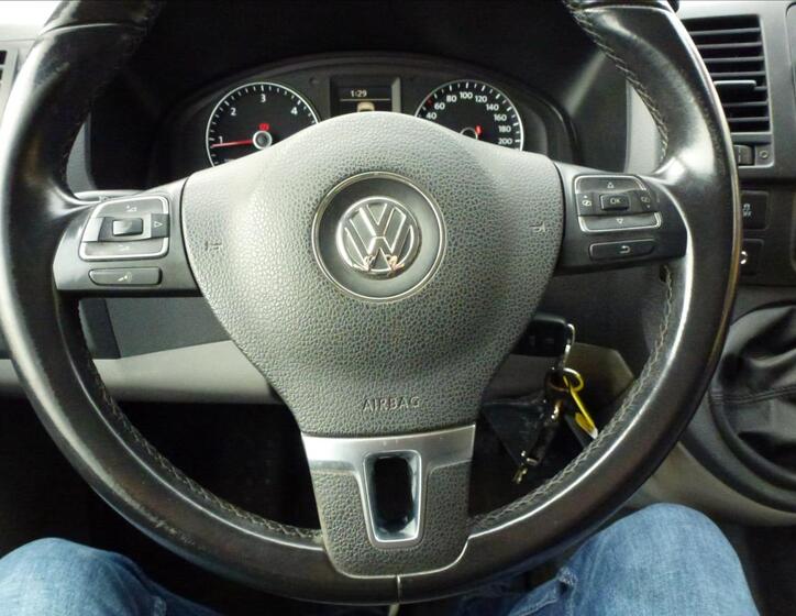 Volkswagen Caravelle 38