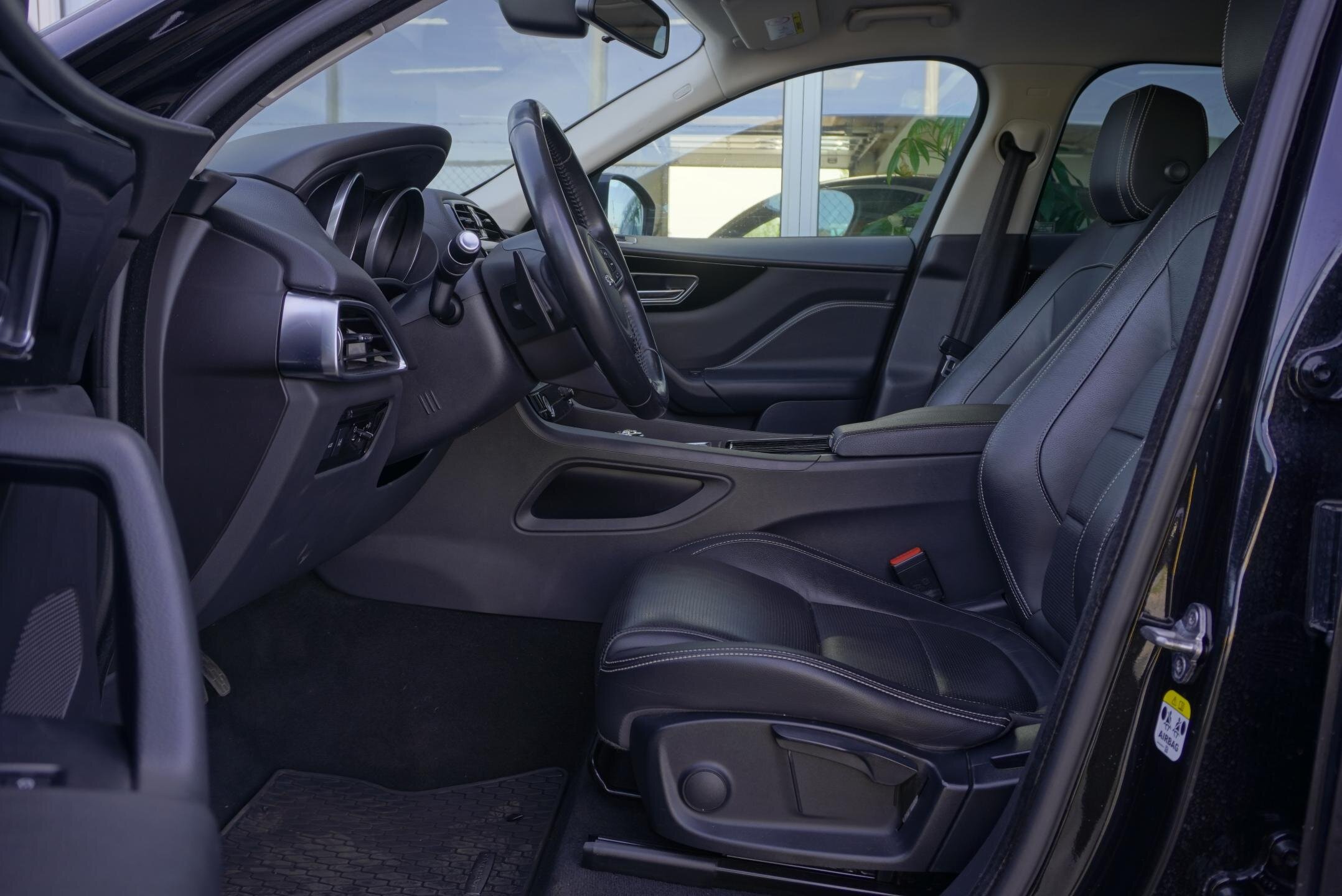 Jaguar F-Pace SUV / Terénní 2,0 l 184 kw