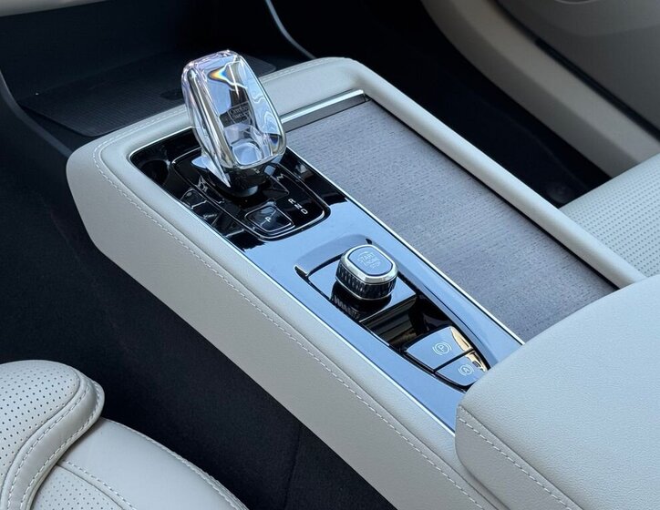 Volvo XC90 SUV / Terénní 2,0 l 184 kw