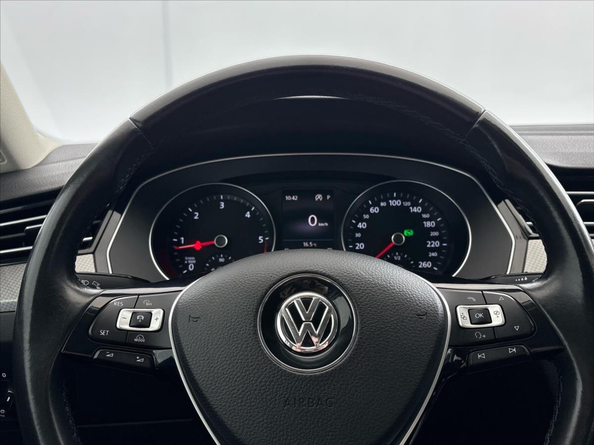 Volkswagen Passat Kombi 2,0 l 140 kw