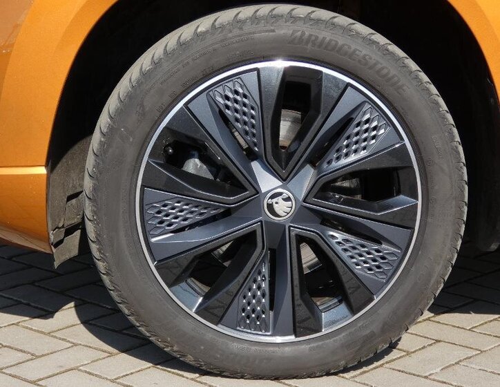 Škoda Karoq SUV / Terénní 1,5 l 110 kw