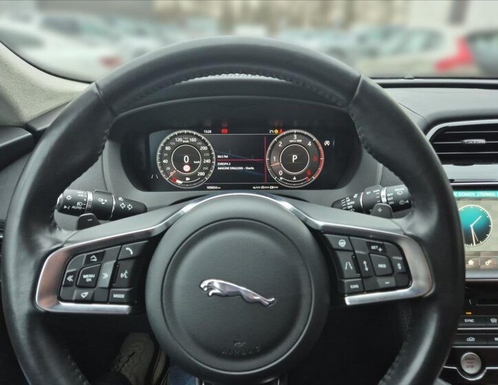 Jaguar F-Pace SUV / Terénní 3,0 l 221 kw