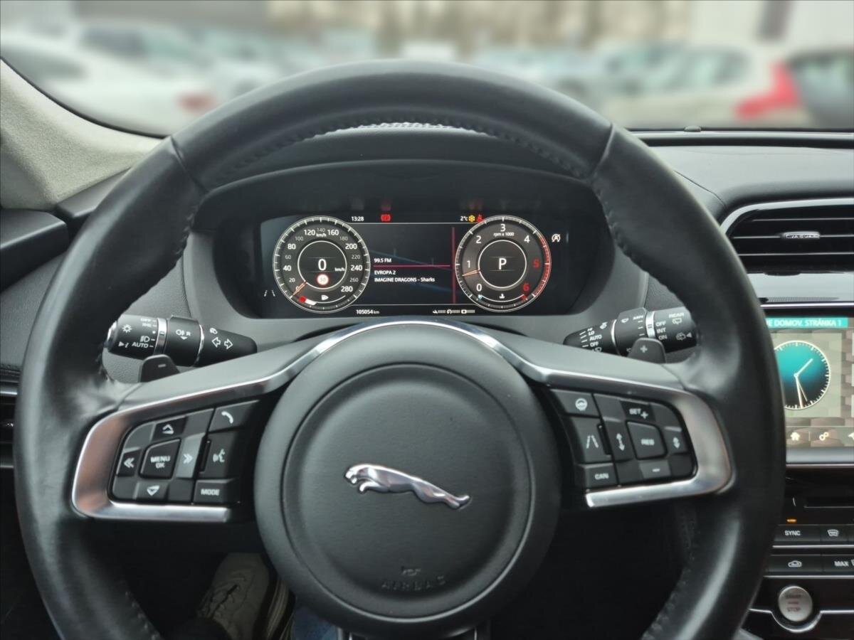 Jaguar F-Pace SUV / Terénní 3,0 l 221 kw
