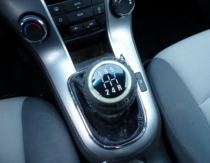 Chevrolet Cruze Sedan / Limuzína 2,0 l 110 kw