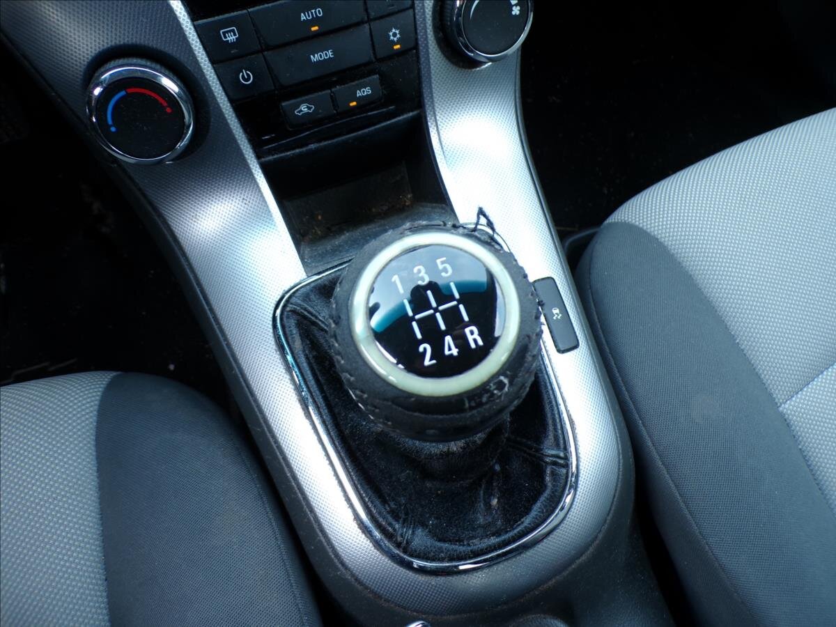 Chevrolet Cruze Sedan / Limuzína 2,0 l 110 kw