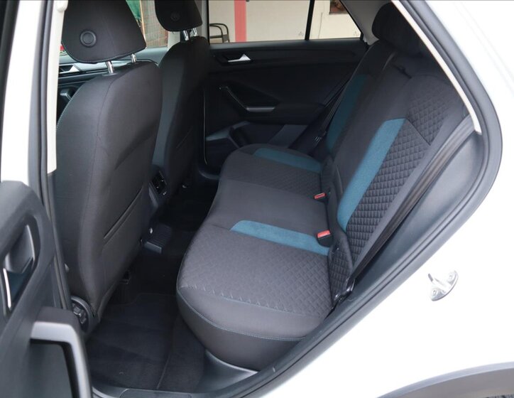 Volkswagen T-Roc CUV / Crossover 1,5 l 110 kw