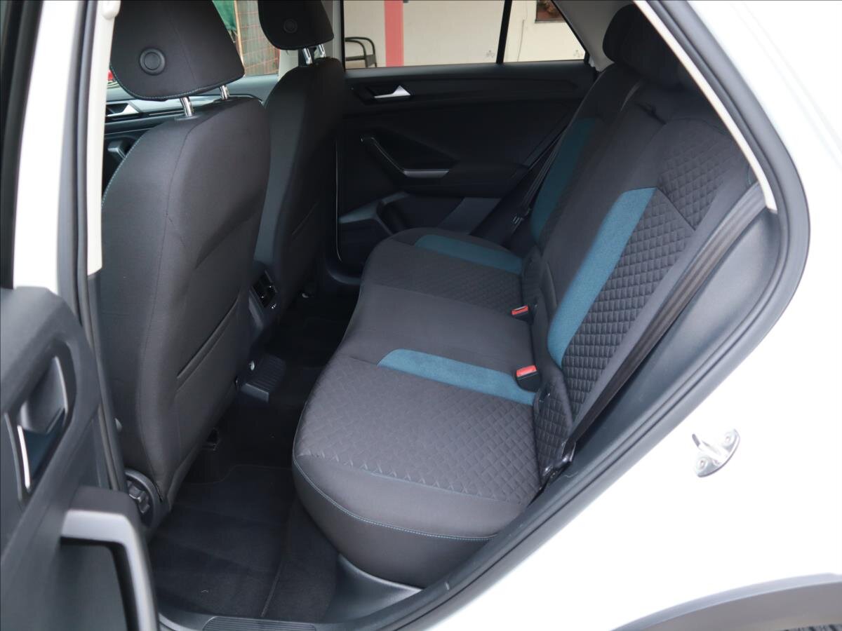 Volkswagen T-Roc CUV / Crossover 1,5 l 110 kw