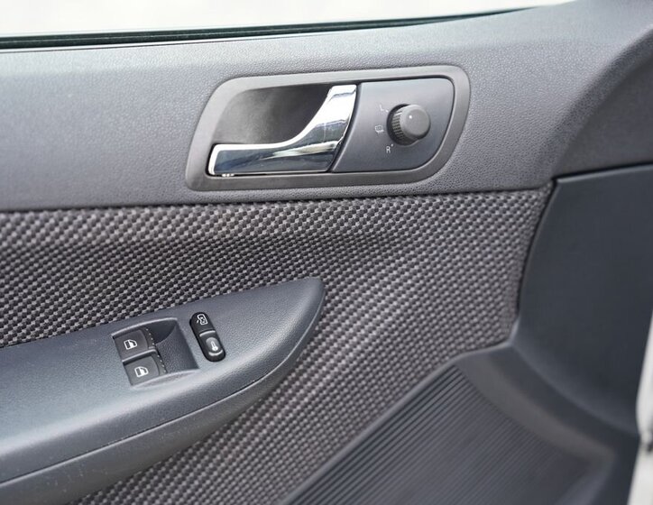 Škoda Fabia Sedan / Limuzína 1,2 l 47 kw