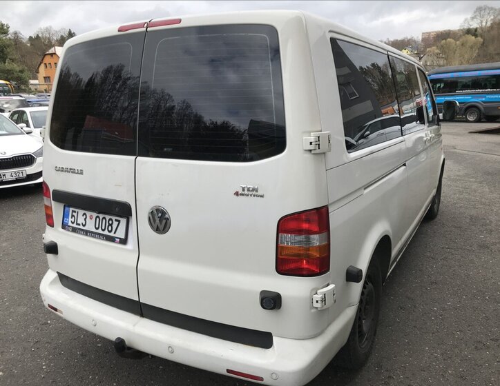 Volkswagen Caravelle Kombi 2,5 l 128 kw
