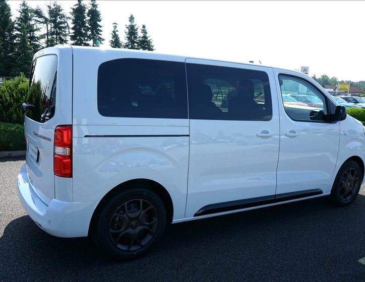 Citroën SpaceTourer MPV 2,2 l 110 kw