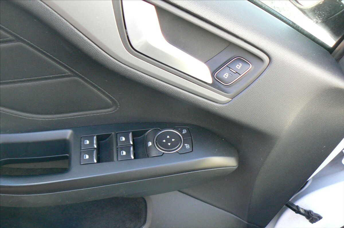 Ford Focus Kombi 999,0 92 kw