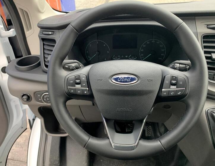 Ford Transit 9