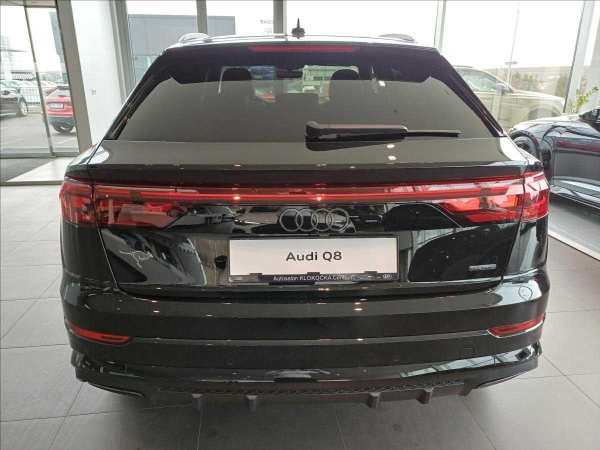 Audi Q8 SUV / Terénní 3,0 l 210 kw