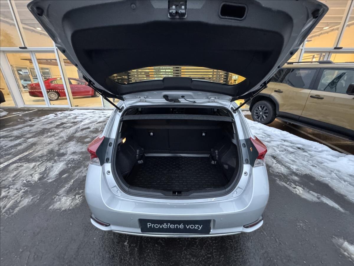 Toyota Auris Hatchback 1,8 l 73 kw