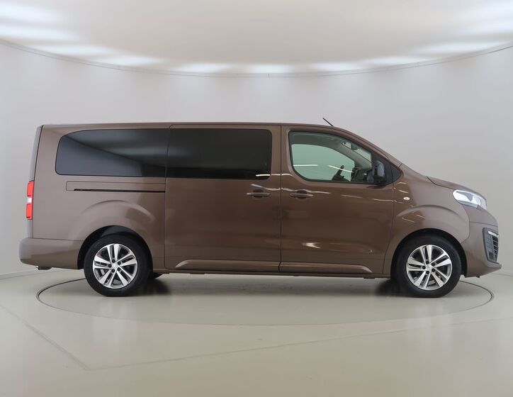 Peugeot Traveller 4