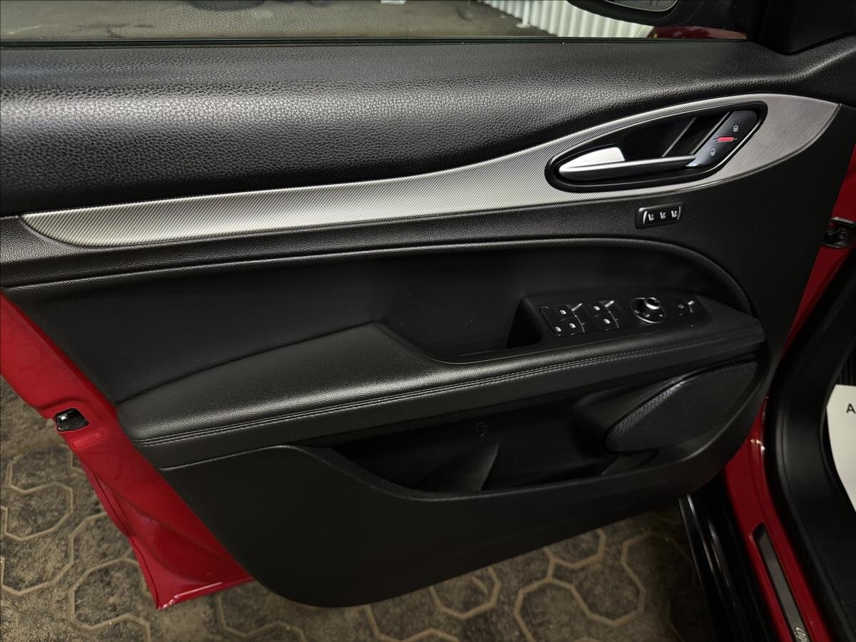 Alfa Romeo Stelvio SUV / Terénní 2,1 l 154 kw