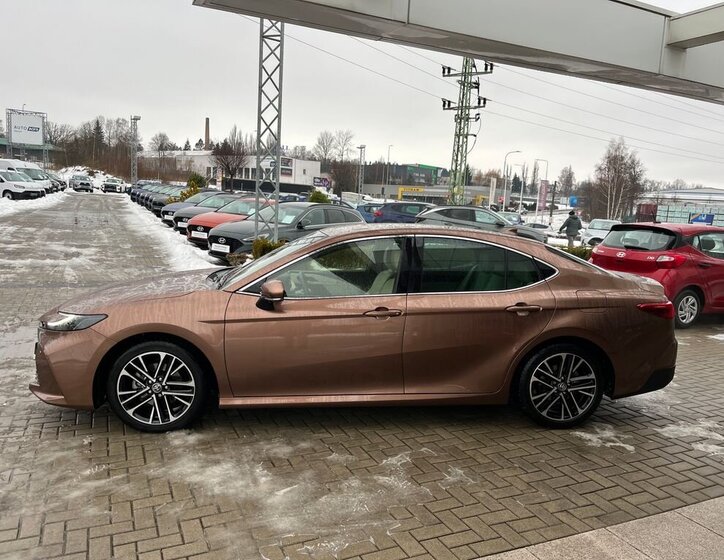 Toyota Camry Sedan 2,5 l 137 kw