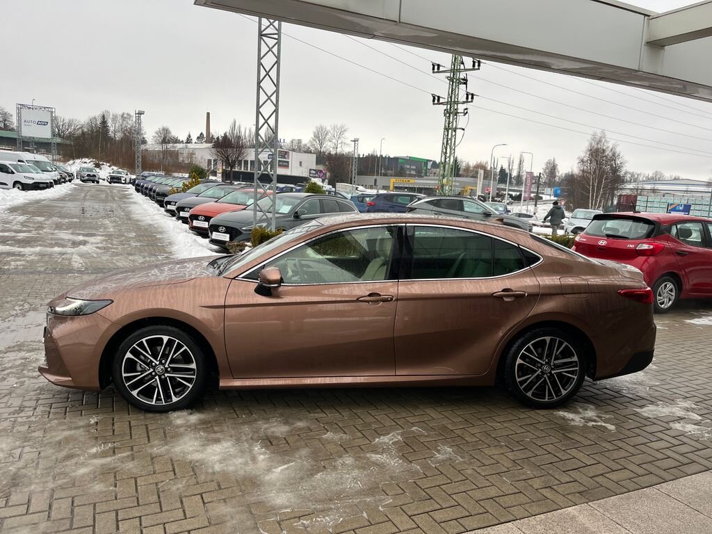 Toyota Camry Sedan 2,5 l 137 kw