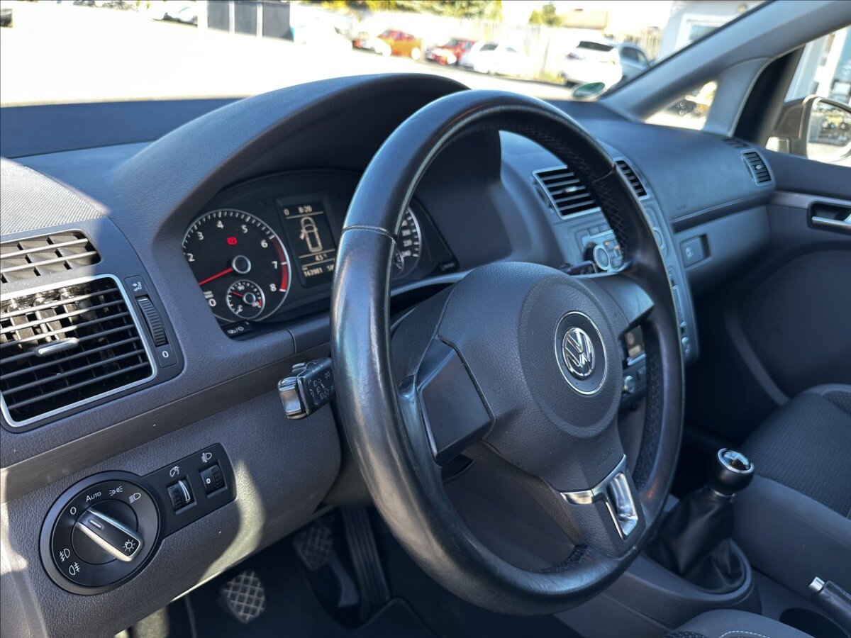 Volkswagen Touran MPV 1,2 l 77 kw